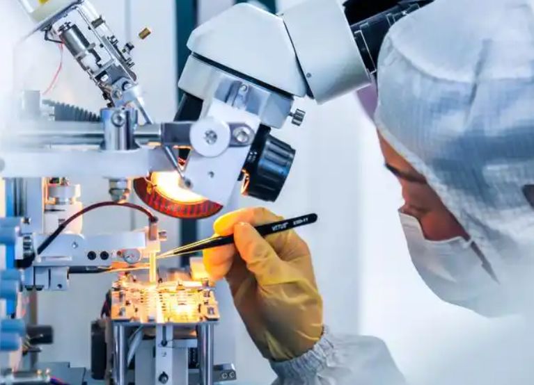 新材料产业蓬勃发展，引领未来工业革新之路